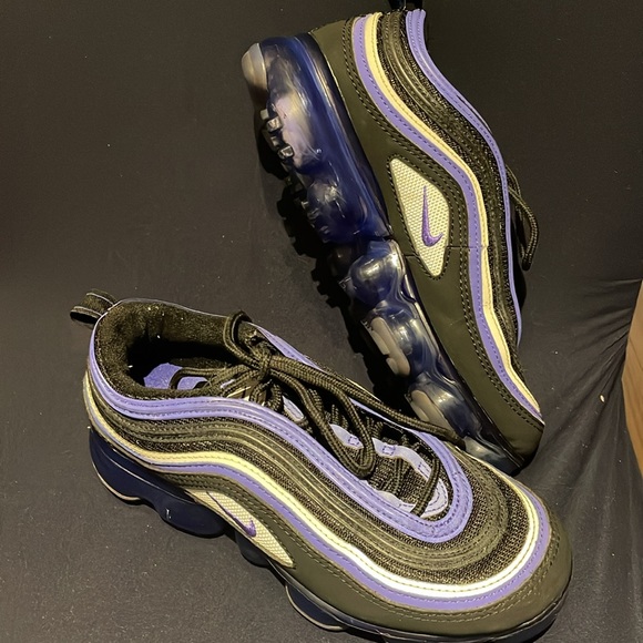 Nike Air Vapormax 97 GS Persian Violet Black  Size 4Y 5.5 Womens BV1153-001 EUC - Picture 3 of 9